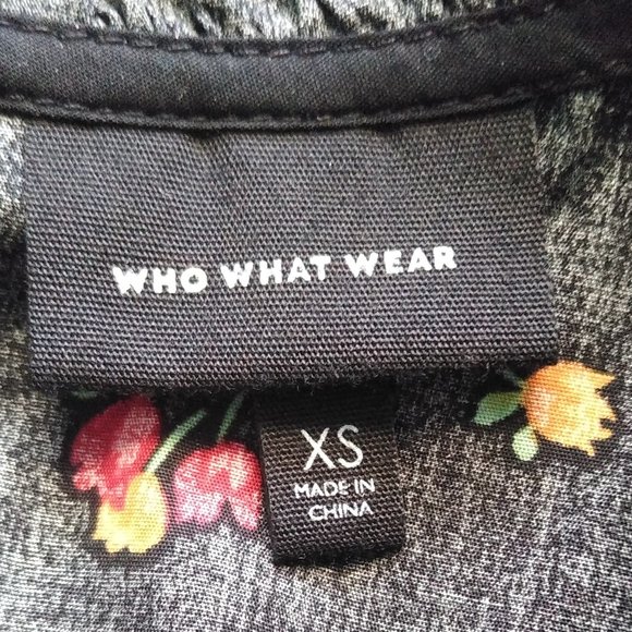 Who What Wear Floral Lace Ruffle Sleeveless Top - Picture 7 of 7